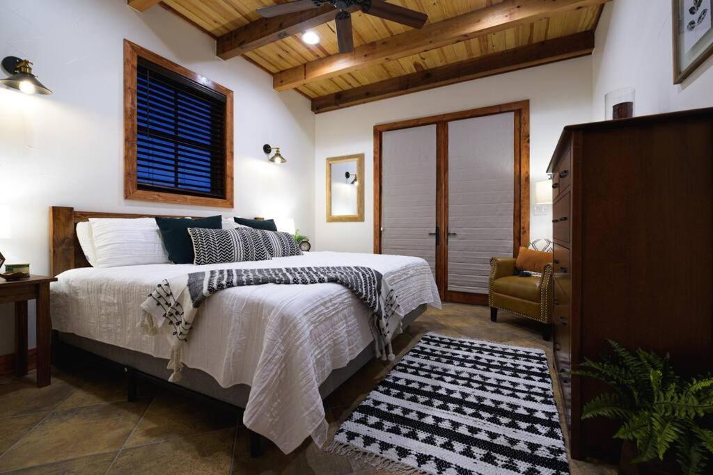 Little Dutch Cabin #3 - 12 Min To Magnolia-Baylor Bellmead Exterior photo